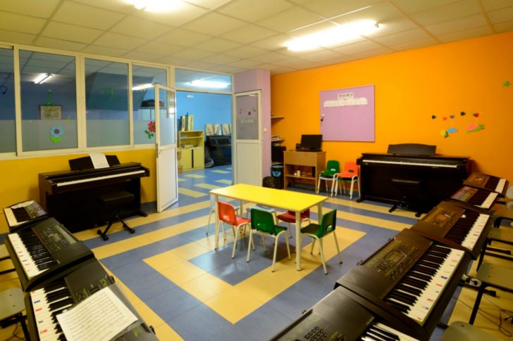 galeria-aulas10-tecnologia-musical-steinberg-cubase-nuendo-waves-audio-mayeusis-composición-canto-piano-jazz-vigo-conservatorio-mayeusis-superior-galicia-formacion